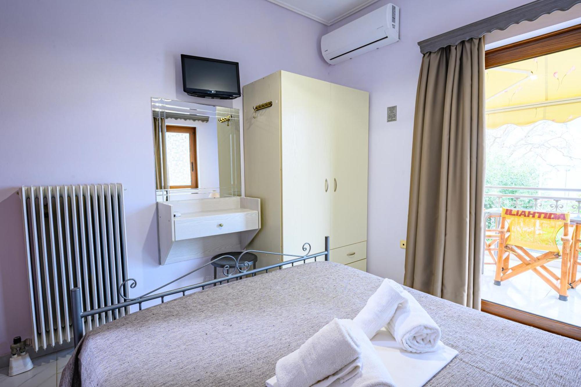 Iliahtida Apartments Roviész Kültér fotó
