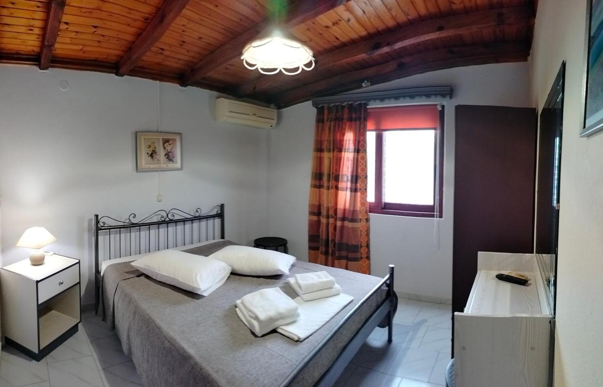Iliahtida Apartments Roviész Kültér fotó