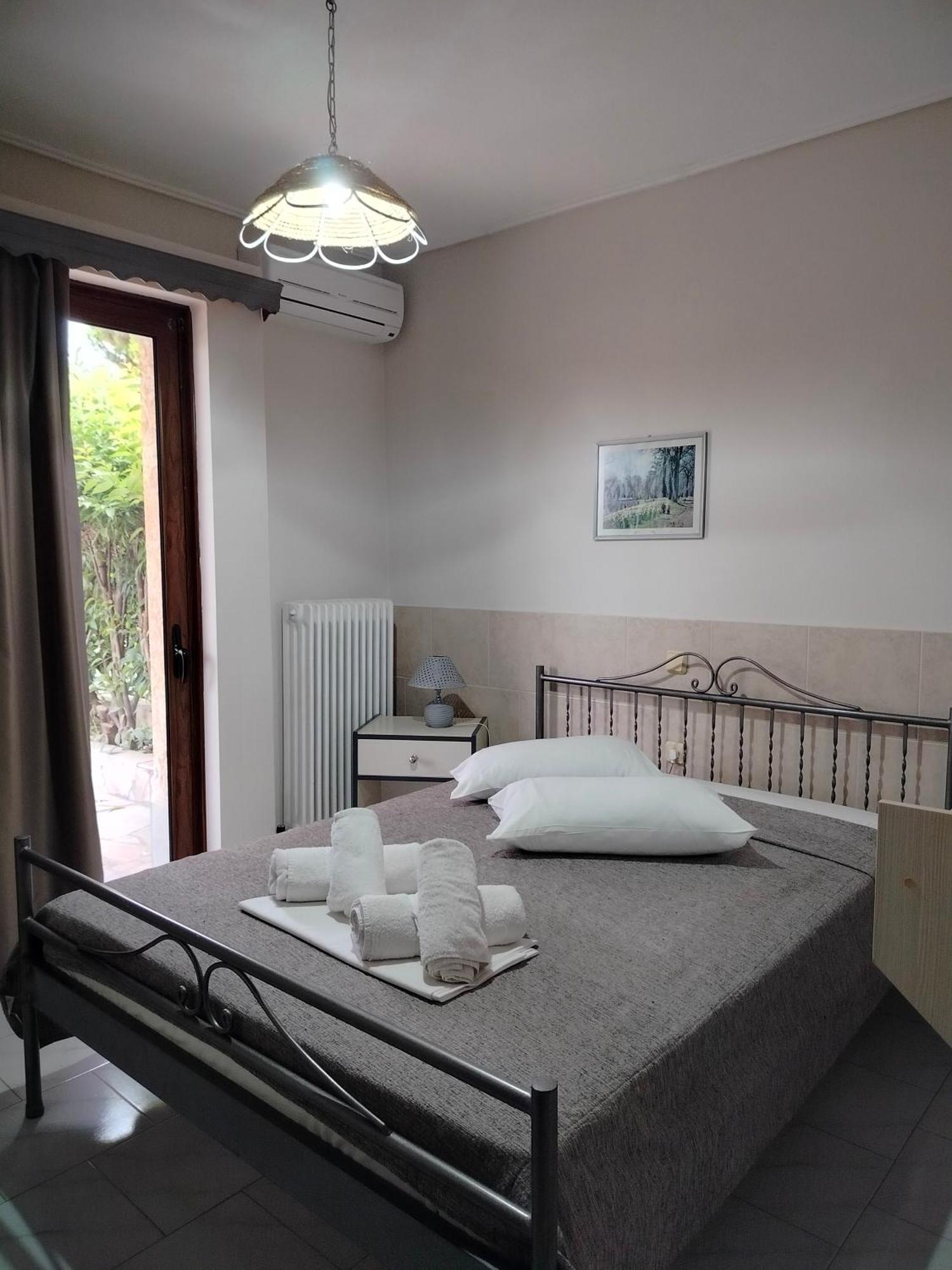 Iliahtida Apartments Roviész Kültér fotó