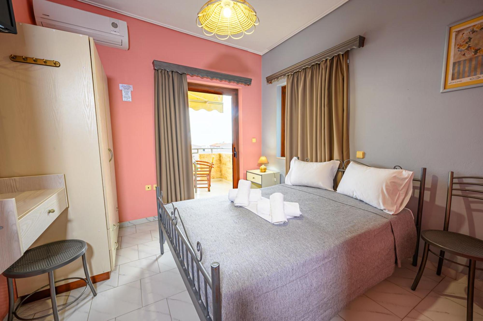 Iliahtida Apartments Roviész Kültér fotó