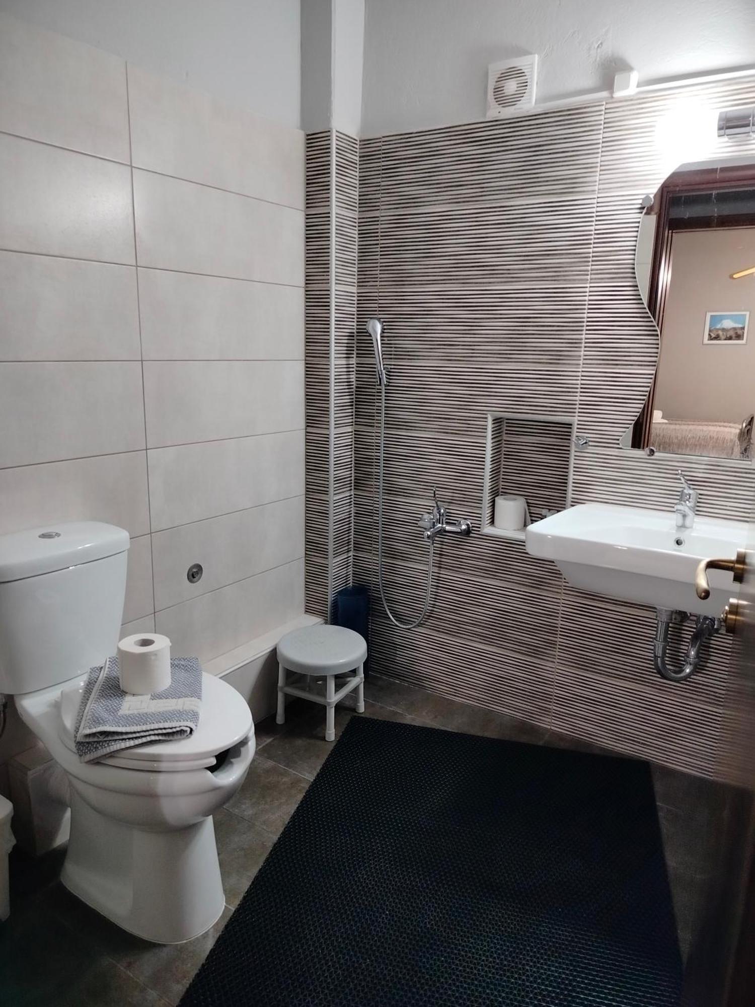 Iliahtida Apartments Roviész Kültér fotó