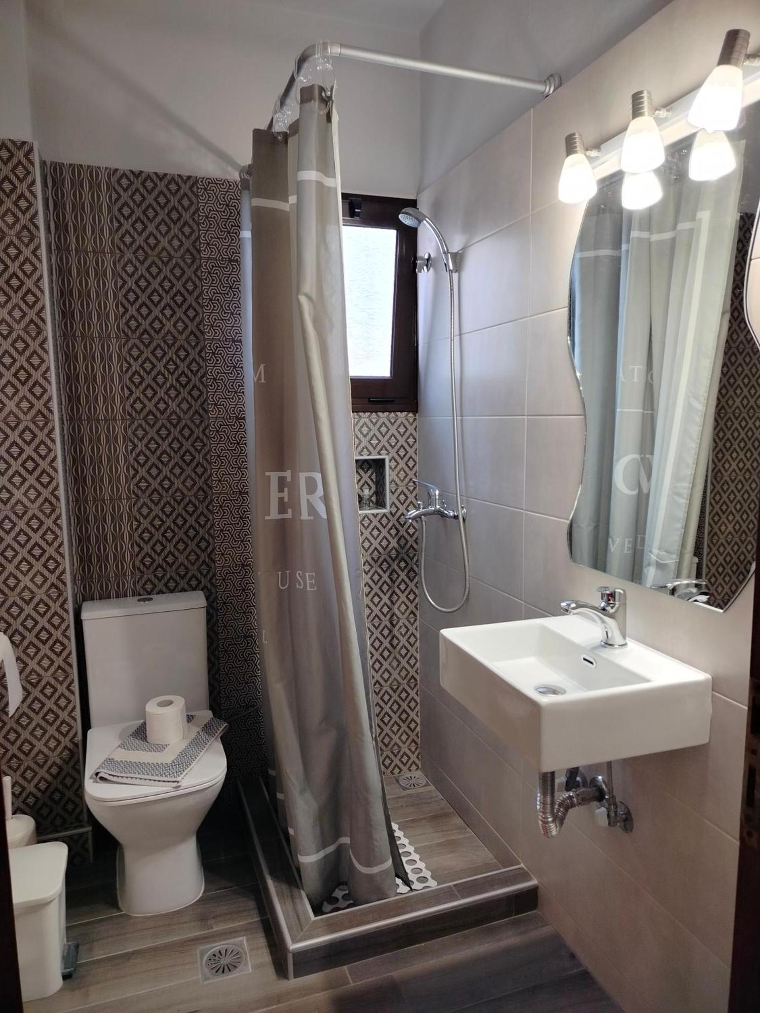 Iliahtida Apartments Roviész Kültér fotó