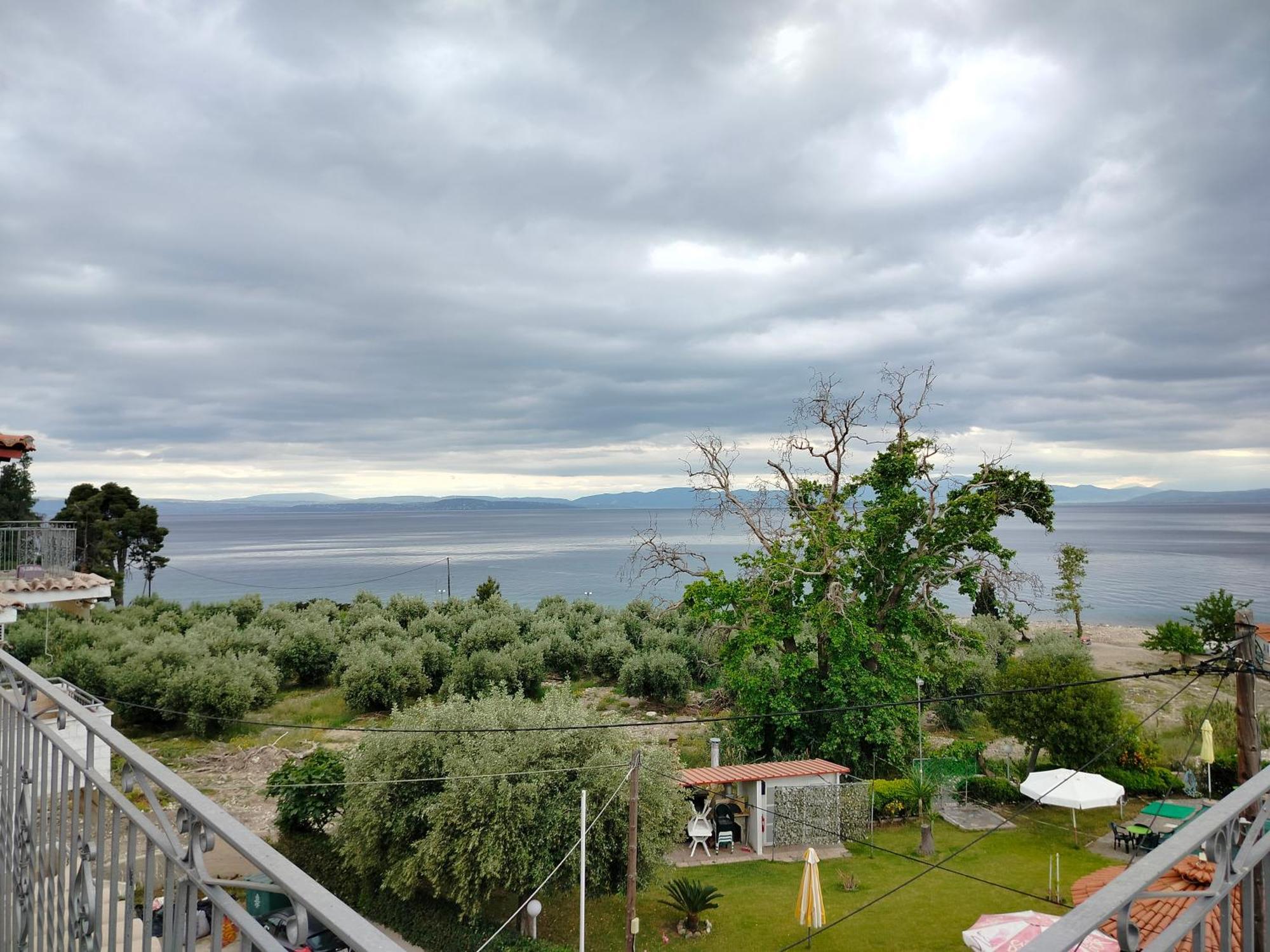 Iliahtida Apartments Roviész Kültér fotó