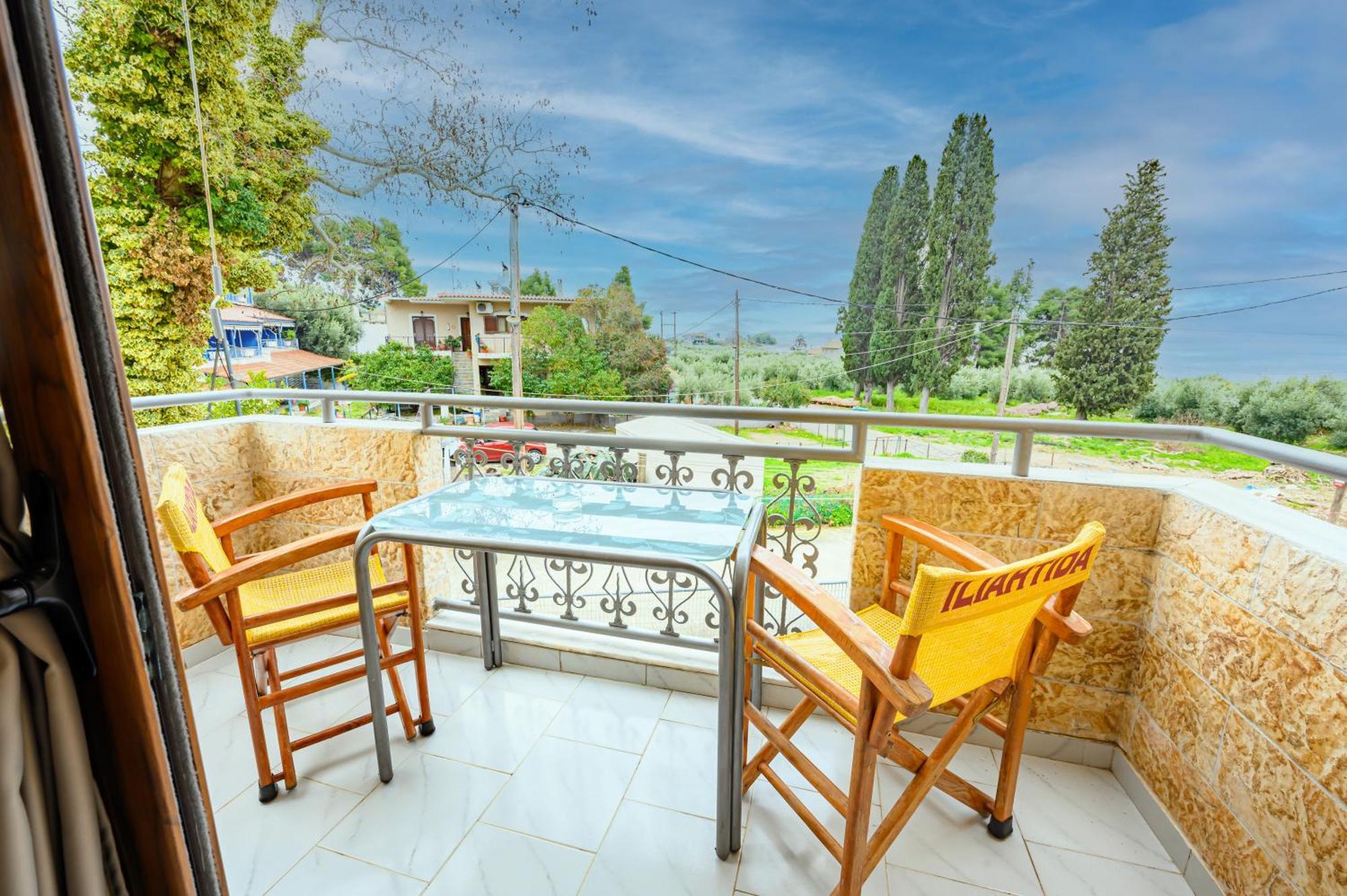 Iliahtida Apartments Roviész Kültér fotó