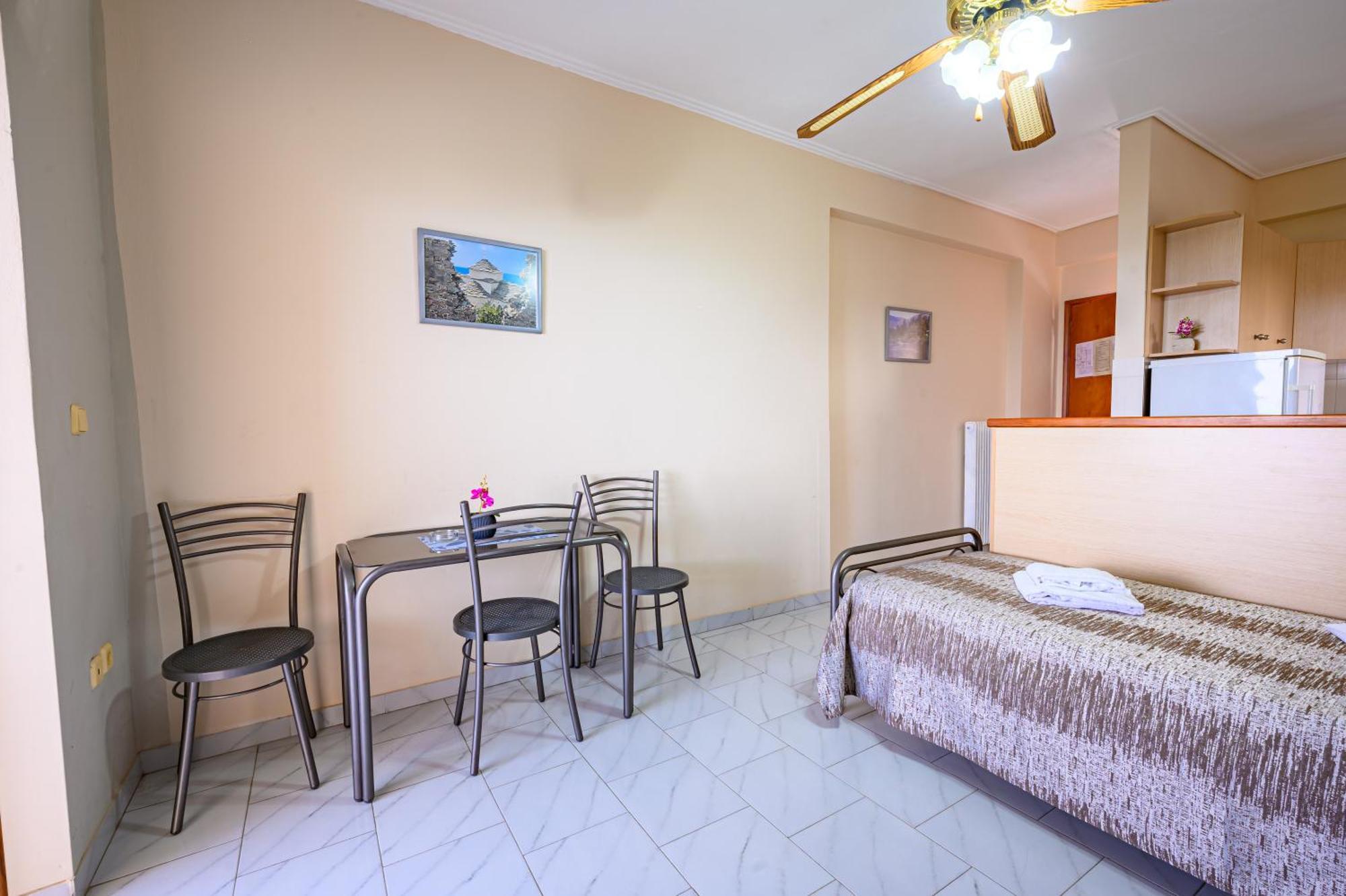 Iliahtida Apartments Roviész Kültér fotó