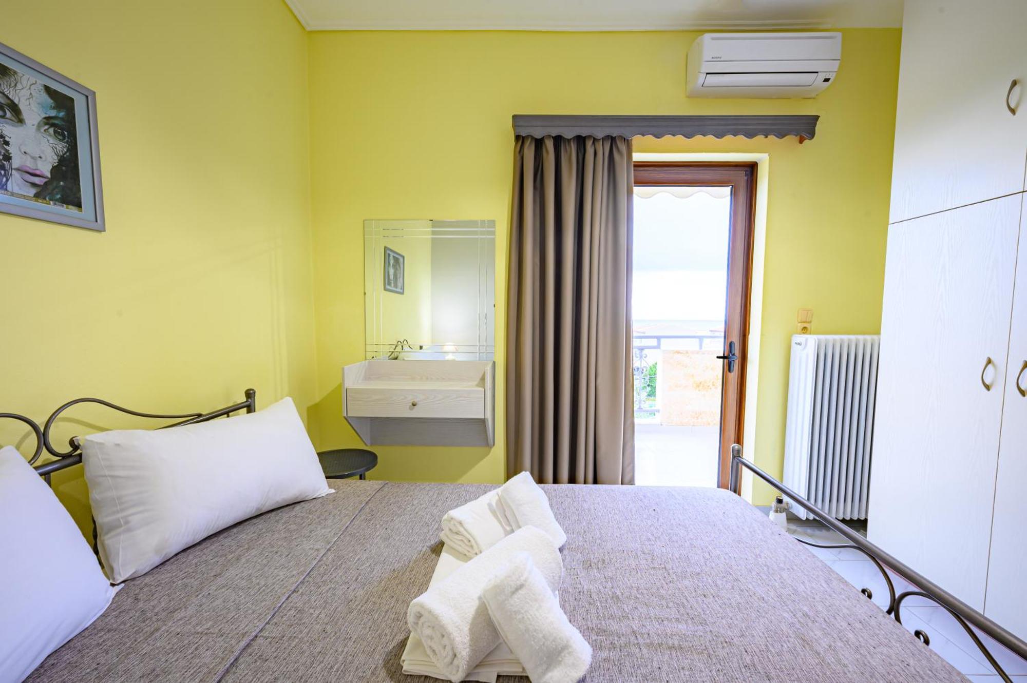 Iliahtida Apartments Roviész Kültér fotó